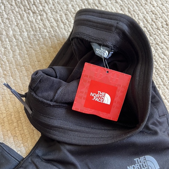 North Face Joggers - Picture 2 of 3